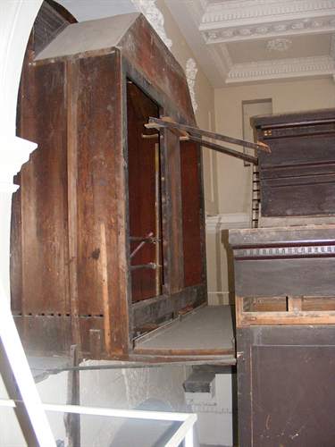 19th century swell box (1)