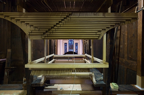 Inside organ case (2)